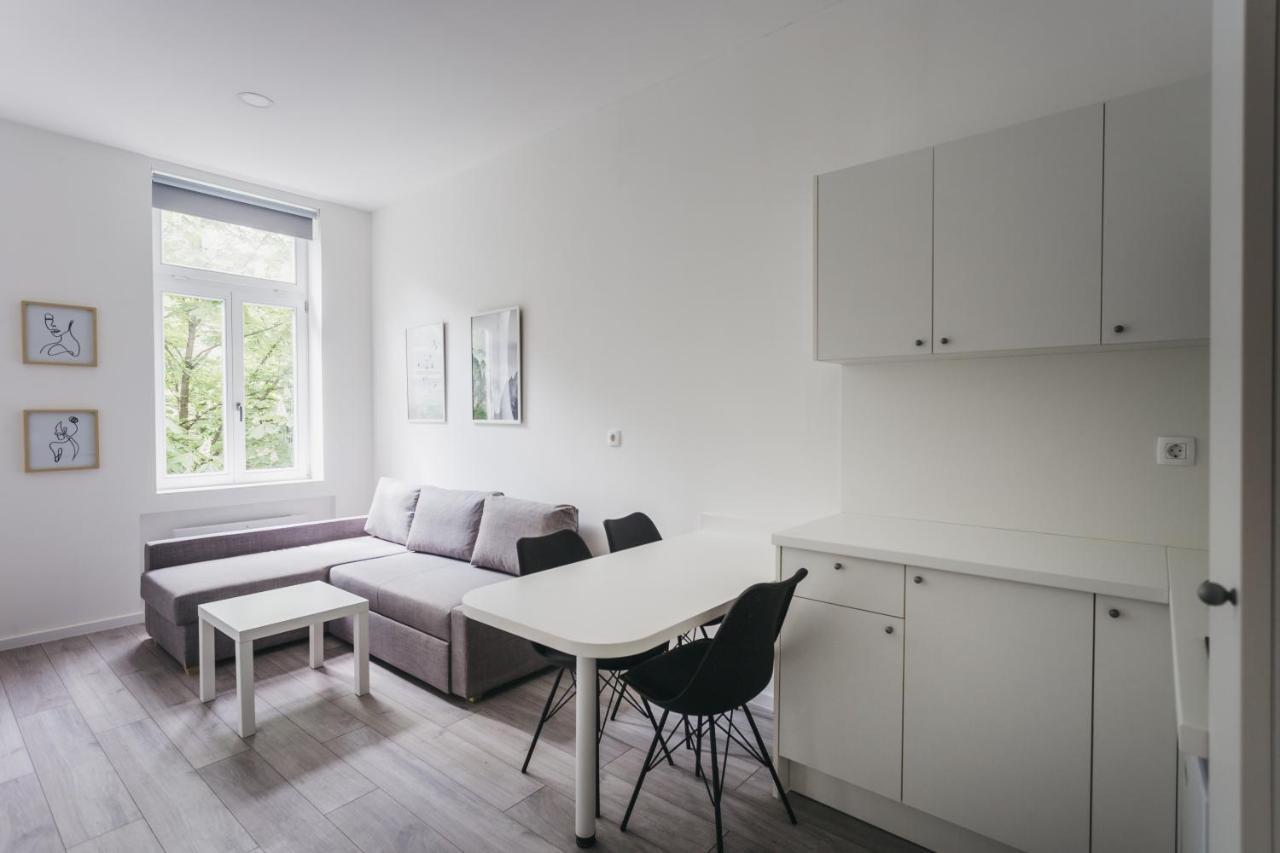 Mika Apartment And Studios Zagreb Luaran gambar