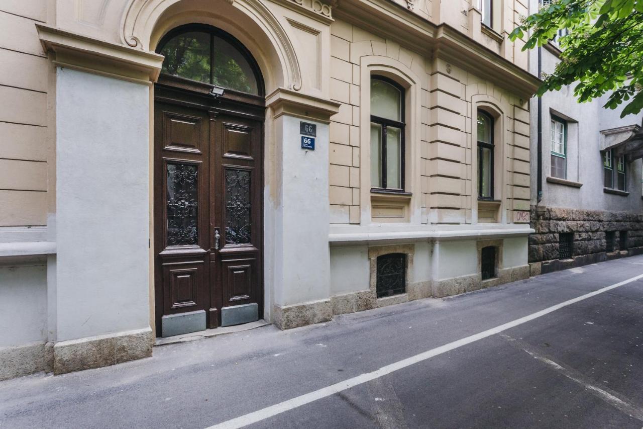 Mika Apartment And Studios Zagreb Luaran gambar