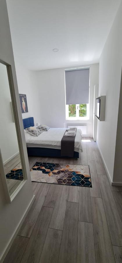 Mika Apartment And Studios Zagreb Luaran gambar