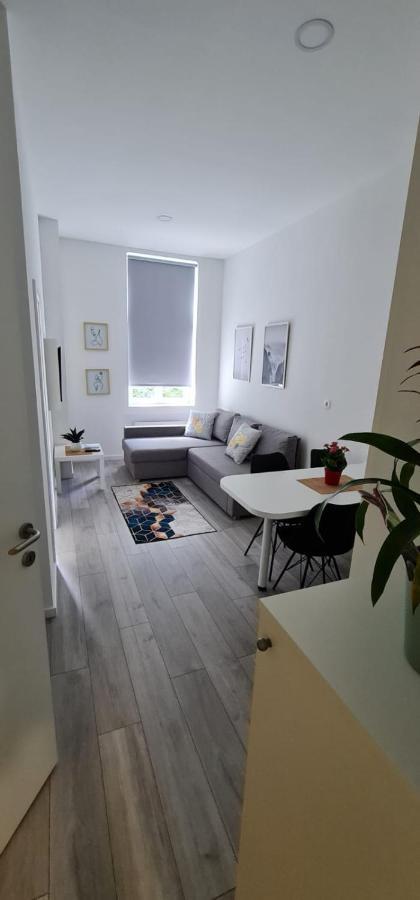 Mika Apartment And Studios Zagreb Luaran gambar